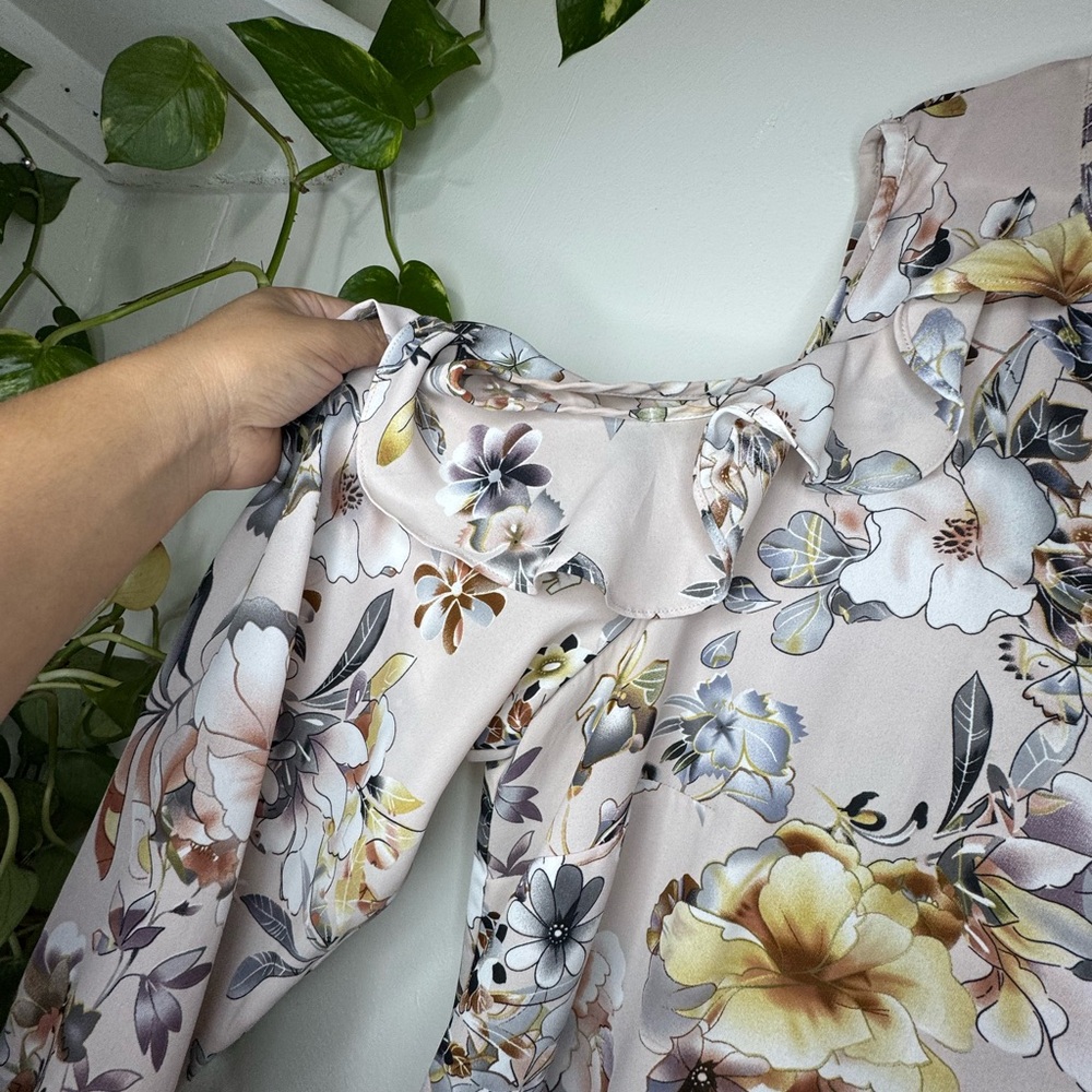 Floral Ruffle Sleeve Blouse 2X - Picture 5 of 5